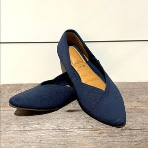 Kelly and Katie navy blue Comfort Flats

Near new condition.